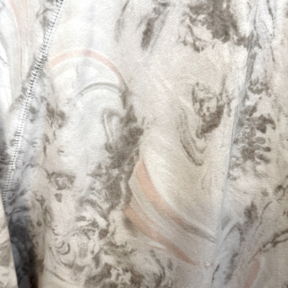 Old Navy Gray and White whit pink camo Crewneck Sweatshirt - Picture 4 of 5